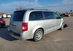 2009 CHRYSLER TOWN & COUNTRY TOURING