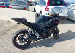 2015 YAMAHA YZF R3