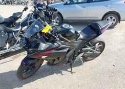 2015 YAMAHA YZF R3