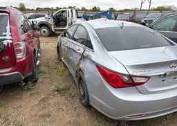 2013 HYUNDAI SONATA GLS