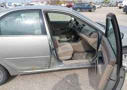 2005 TOYOTA CAMRY LE