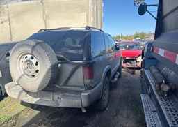 2005 CHEVROLET BLAZER LS