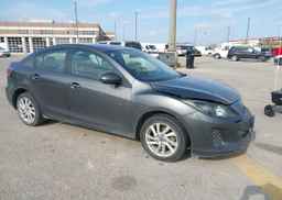 2013 MAZDA MAZDA3 GS SKY
