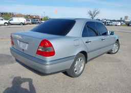 1996 MERCEDES-BENZ C220W
