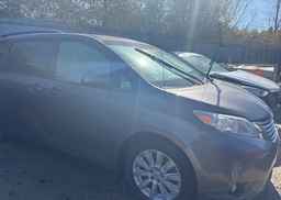 2011 TOYOTA SIENNA XLE V6