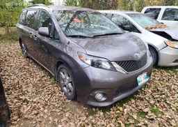 2011 TOYOTA SIENNA SE V6