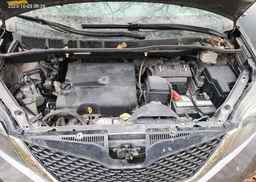 2011 TOYOTA SIENNA SE V6
