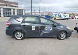 2016 TOYOTA PRIUS V