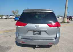 2011 TOYOTA SIENNA LE V6