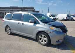 2011 TOYOTA SIENNA LE V6