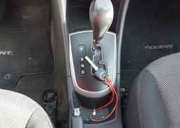 2012 HYUNDAI ACCENT GL