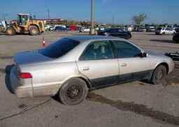 1997 TOYOTA CAMRY LE