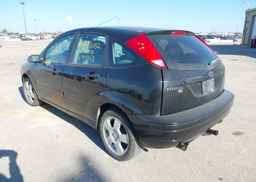2005 FORD FOCUS ZX5