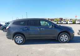 2013 CHEVROLET TRAVERSE LS