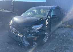 2019 TOYOTA SIENNA SE V6