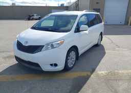 2012 TOYOTA SIENNA LE V6