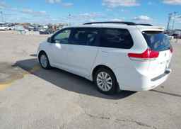 2012 TOYOTA SIENNA LE V6