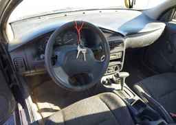 2002 SATURN SL1