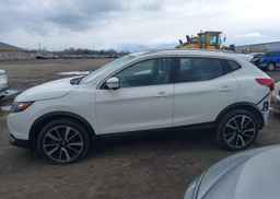 2017 NISSAN QUASHQAI