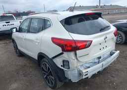 2017 NISSAN QUASHQAI