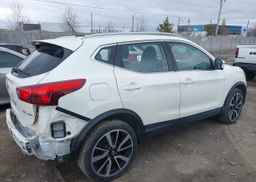 2017 NISSAN QUASHQAI
