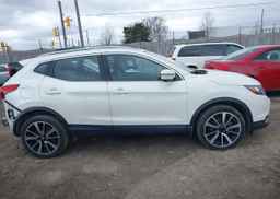 2017 NISSAN QUASHQAI
