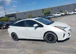 2017 TOYOTA PRIUS