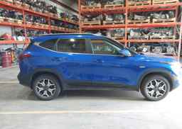 2023 KIA SELTOS EX