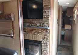 2015 FOREST RIVER INC. 33RKS
