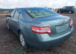 2011 TOYOTA CAMRY SE