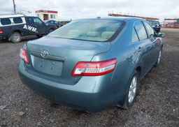 2011 TOYOTA CAMRY SE