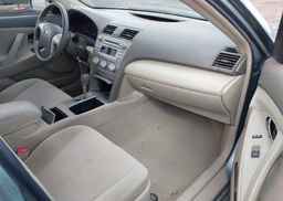 2011 TOYOTA CAMRY SE