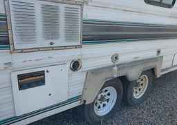 1995 KUSTOM KOACH Westwind 275