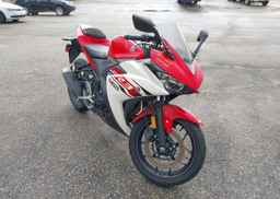 2015 YAMAHA YZFR3