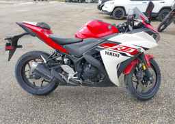 2015 YAMAHA YZFR3