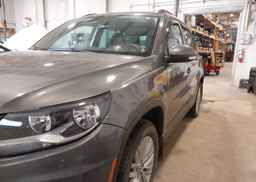 2015 VOLKSWAGEN TIGUAN S