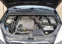 2011 KIA RONDO