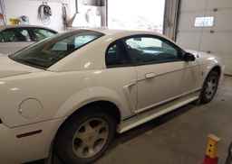 2000 FORD MUSTANG
