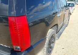2011 CADILLAC ESCALADE PREMIUM
