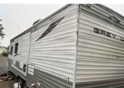2010 TRAILER GREY WOLF..