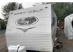 2010 TRAILER GREY WOLF..