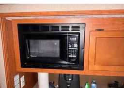 2010 TRAILER GREY WOLF..