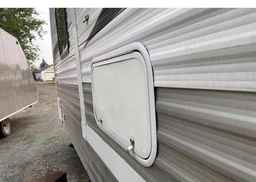 2010 TRAILER GREY WOLF..