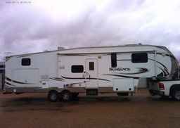 2013 HEARTLAND TRAILER 5TH WHEEL