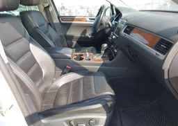 2014 VOLKSWAGEN TOUAREG V6 TDI