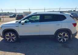 2022 VOLKSWAGEN TAOS SEL
