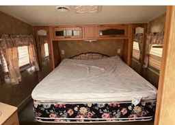 2005 KEYSTONE CAMPER