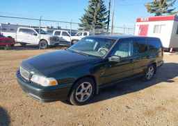 1999 VOLVO V70