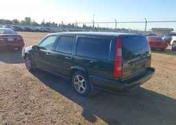 1999 VOLVO V70