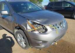 2013 NISSAN ROGUE S